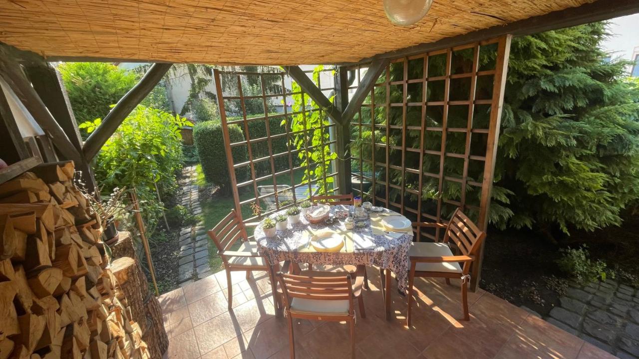 Magnolia Garden Apartment Miskolc Bagian luar foto
